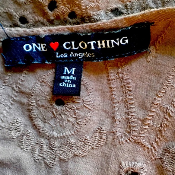 One Heart Clothing Sleeveless Eyelet Cocoa Brown Shell M - Picture 6 of 7